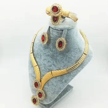 Varieret udvalg af stilfuld bryllup Dubai Afrikanske Smykker samling af guld halskæde, øreringe og romantisk kvinde brudens smykker