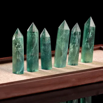 1pc Poleret Grønne Naturlige Fluorit Crystal Punkt Sekskantet Kolonne Mineral Dekoration Magic Reparation Healing Wand Hjem Pynt
