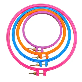 4x Plast Broderi Hoops, 14,5 cm,17.7 cm,21,5 cm,26 cm Cross Stitch Hoop Ringe Ramme med Skrue for DIY-Art Håndværk Handy Syning
