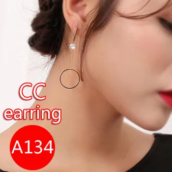 A134 Mærke C Moderigtige øreringe af høj kvalitet standard messing materiale, fuld zircon mikro-indlagt forgyldt farve fastholdelse