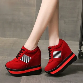 Tykke såler sportssko kvinder 2021 åndbar komfortabel kvinder walking sko efteråret sko kvinders højde stigende sko rød