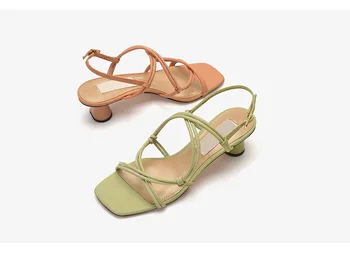 Kvinders sko 2021 foråret og sommeren simpel mode i Europæisk stil, nye produkter, kvinder på tværs bælte firkantet hoved i hæl sandaler