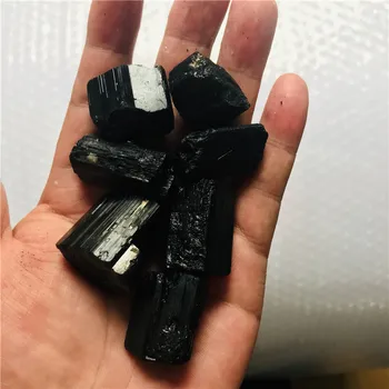 Rå Sort Turmalin Mineral Prøve Chakra Krystaller og sten Metafysiske luft rengøring for healing sten