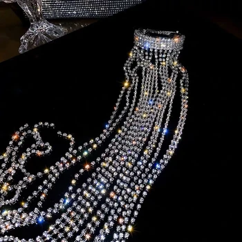 Skinnende Fuld Rhinestone Hårnåle Lang Kvast Crystal Tiaras for Kvinder Bryllup Banket Bijoux Smykker koreansk Stil Hår Tilbehør