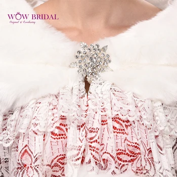 Wowbridal 2021 Smukke Hvide Bryllup Wrap Underdanig Faux Fur Blonde Mønster Trykt Crystal Beaded Sjal Brude Pels Tilbehør