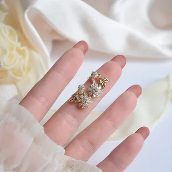 14k Ægte Forgyldt Fine Smykker Mikro-indlagt Zircon Fuld af Diamant Blade Blomst Øreringe til Kvinde Enkle, Daglige Øreringe