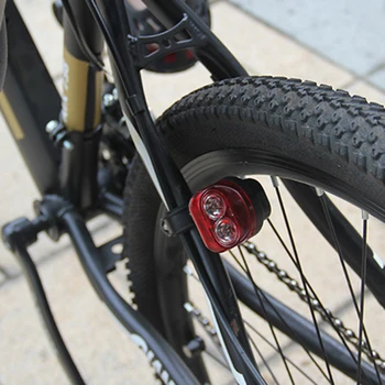 Cykel LED Bageste baglygte Vandtæt Sikkerhed Magnetisk Induktion Nat Advarsel Light Lanterner Lampe Til Bike Cykling Tilbehør